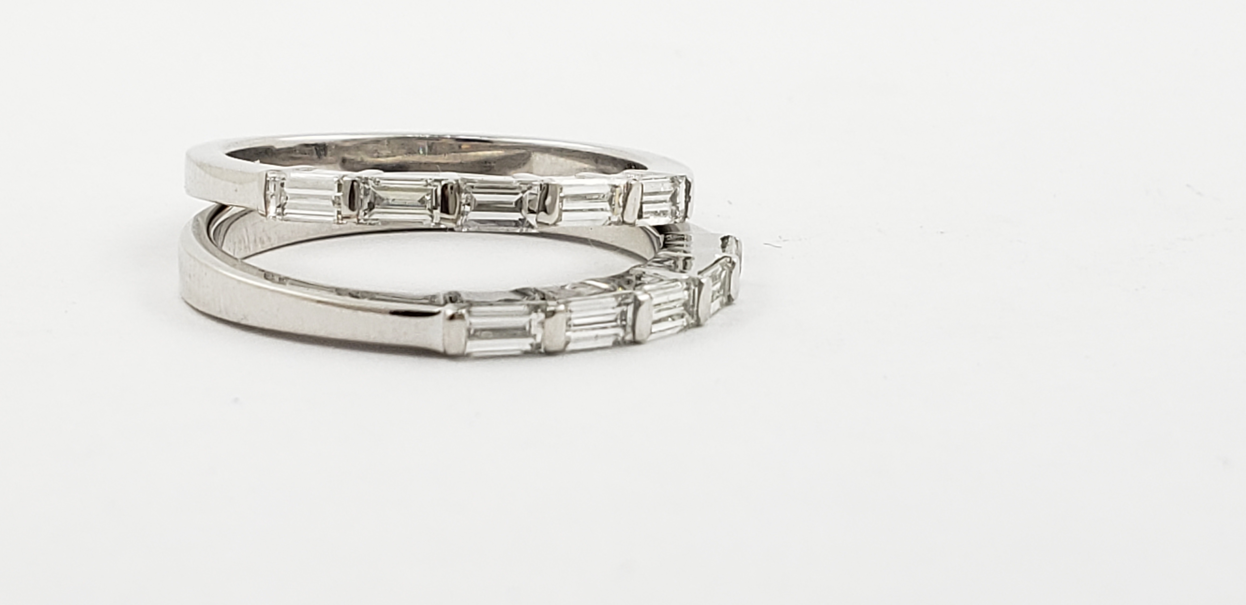 3 pcs Oval Shape Bridal Set with Emerald & Baguette Side Diamonds